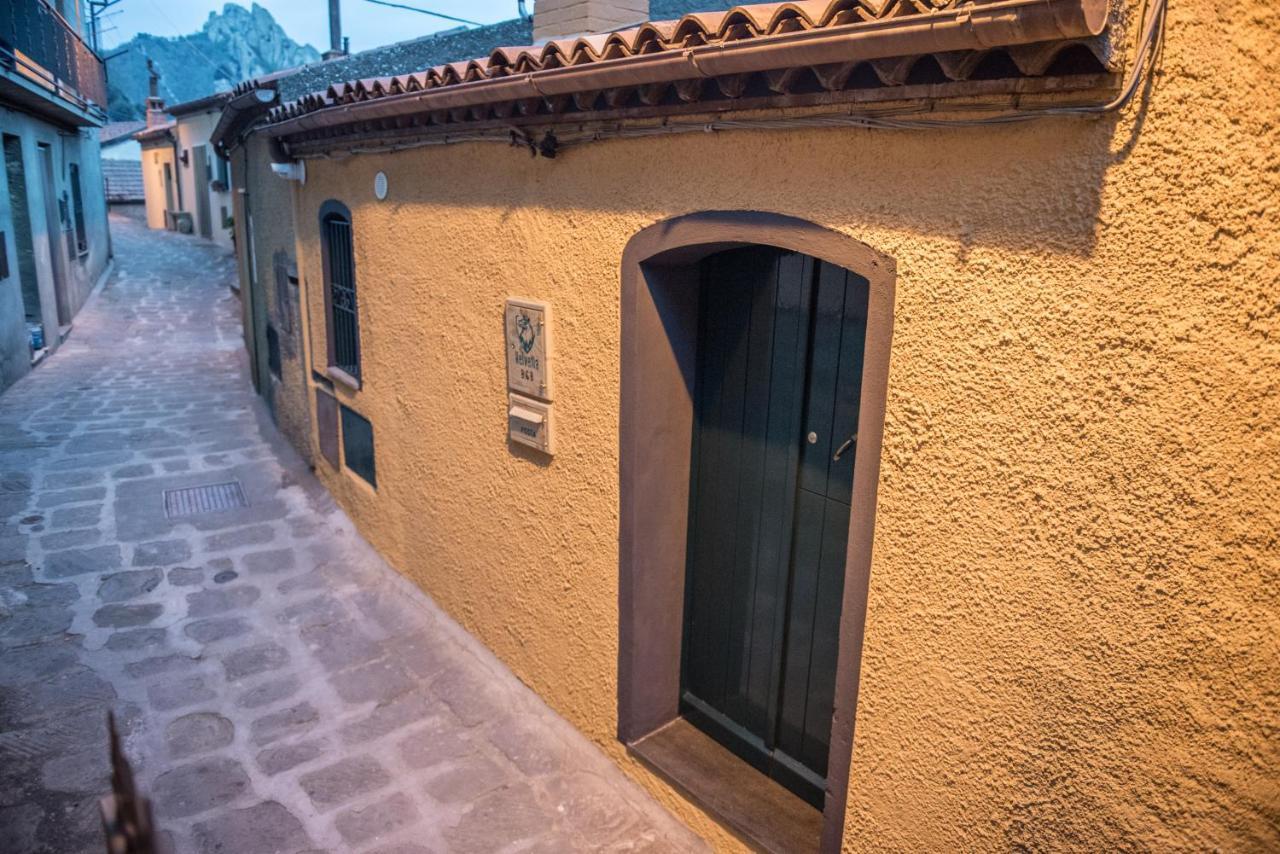 Helvetia Bed & Breakfast Bed & Breakfast Castelmezzano Exterior photo