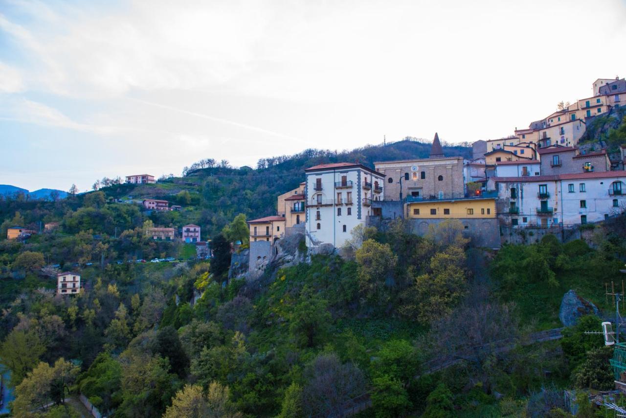 Helvetia Bed & Breakfast Bed & Breakfast Castelmezzano Exterior photo